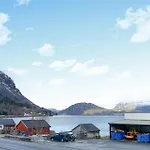 2 Bedroom Lovely In Semesterbostad Innfjorden