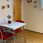 Semesterbostad 2 Bedroom Lovely In Innfjorden