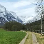 2 Bedroom Lovely In Semesterbostad