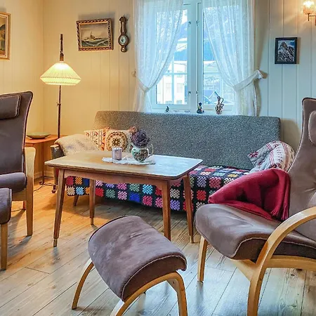 2 Bedroom Lovely In Innfjorden