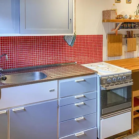 Dom wakacyjny 2 Bedroom Lovely In