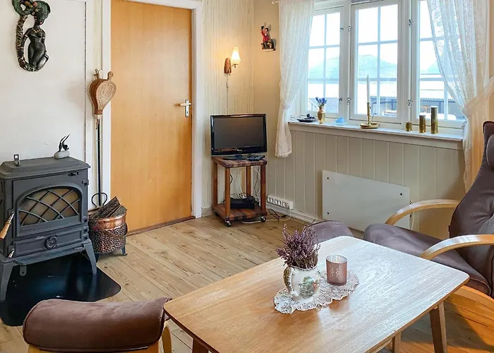 2 Bedroom Lovely In Innfjorden