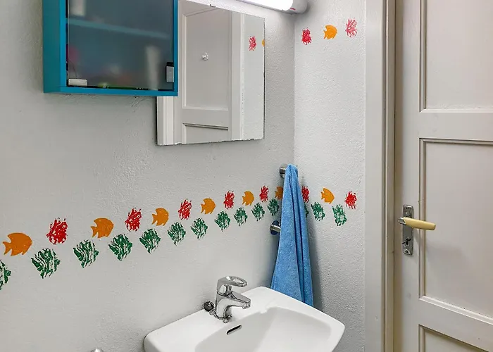 2 Bedroom Lovely In