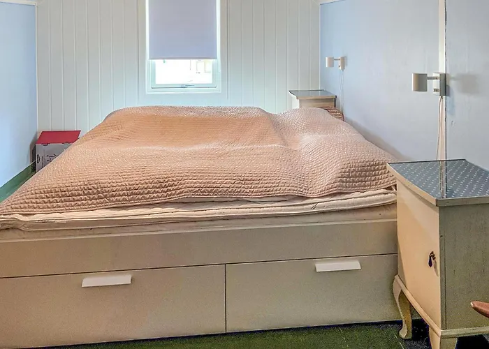 2 Bedroom Lovely In Hébergement de vacances Innfjorden