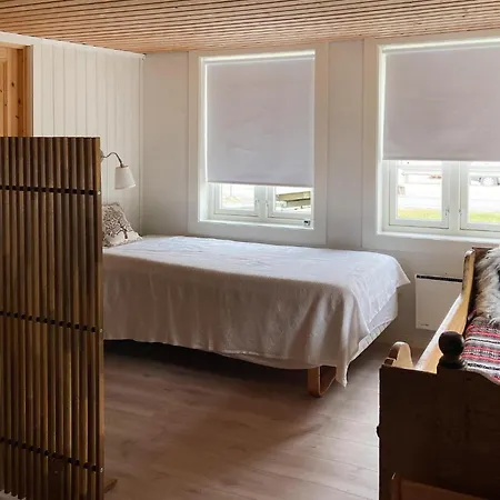 2 Bedroom Lovely In * Innfjorden